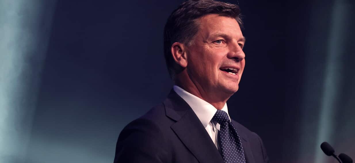 Coalition migration policy would halve humanitarian visas, slash arrivals by 100,000