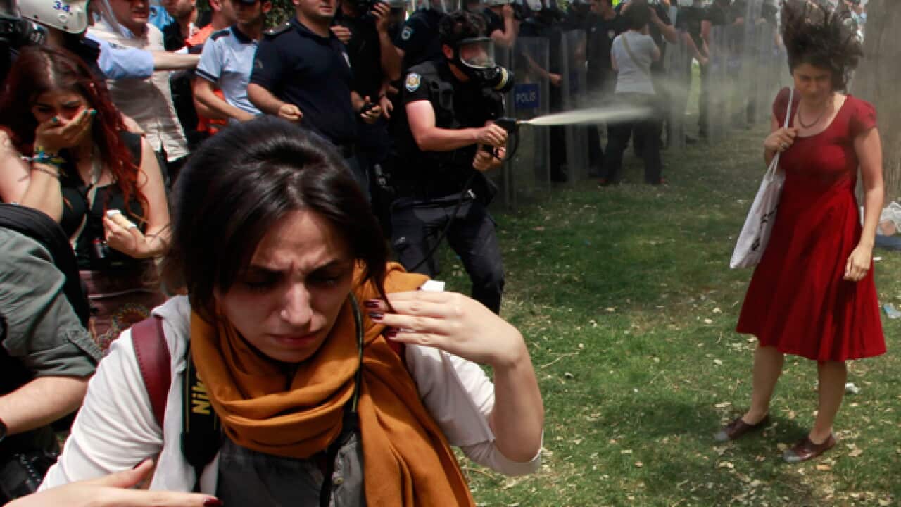 Istanbul_red_dress_130604_B_REUTERS_1359761158