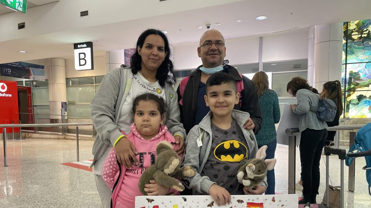 Shadi Al Daoud with his wife, Ramia, and their two children, George, aged 10 and Elinor, 7. (Francesca De Nuccio, SBS News).jpg