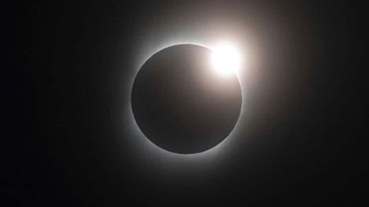 solar_eclipse_full_L_2207_ap_270351466