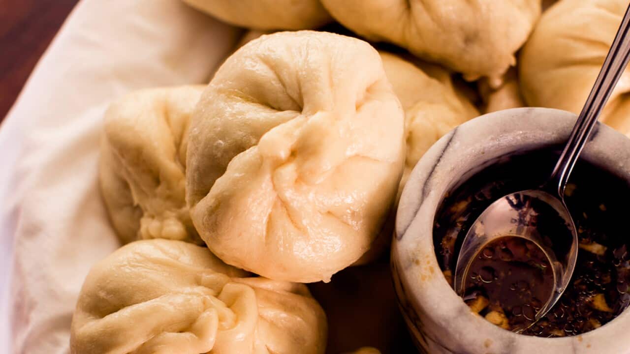 Large steamed meat and cabbage dumplings (pouzy)