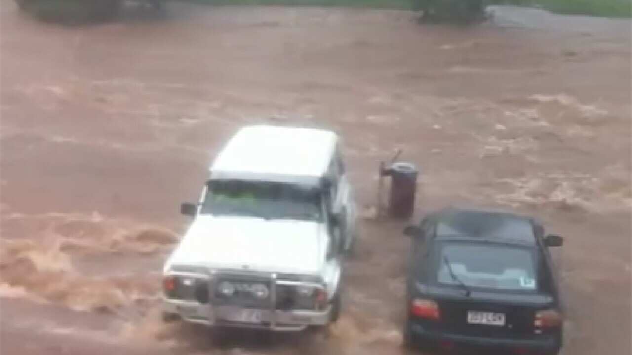 toowoomba_flood_creek_110111_b_youtube_1242265538