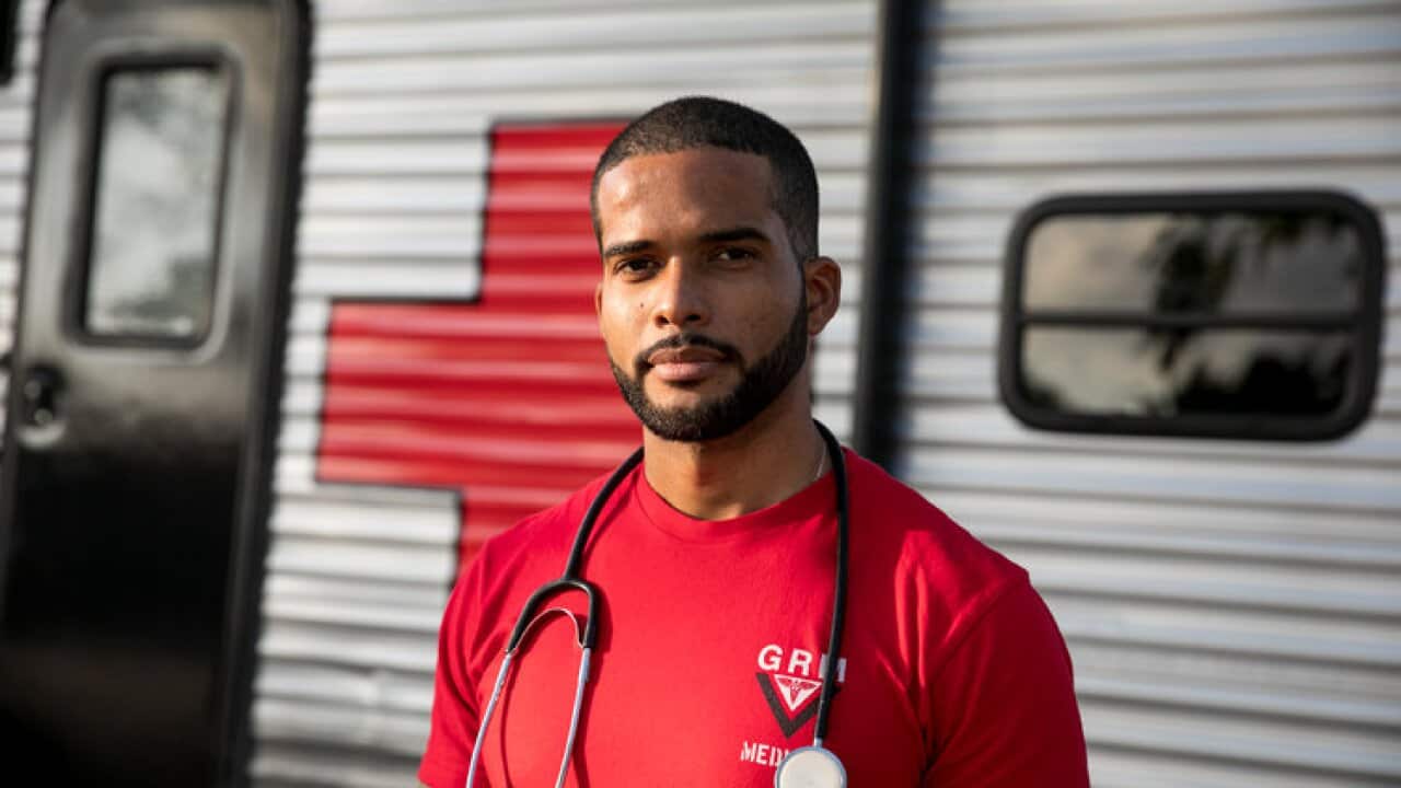 Stranded on Border, This Migrant Became the Camp Doctor