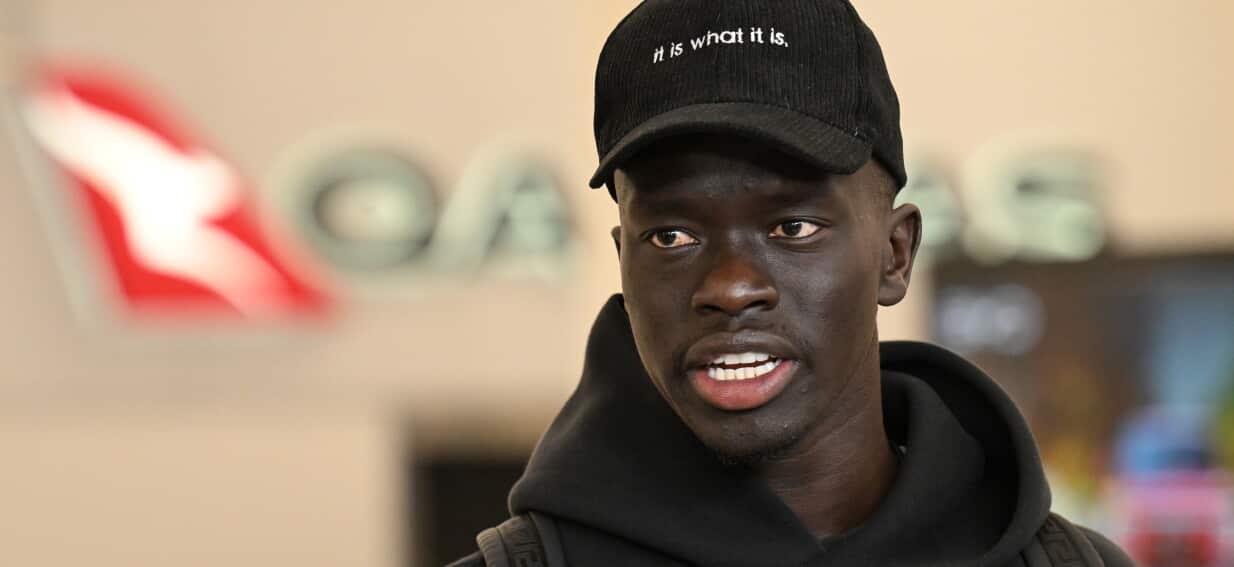 'Bullsh-t': Socceroos star Awer Mabil rebukes Pauline Hanson's monoculturalism remarks