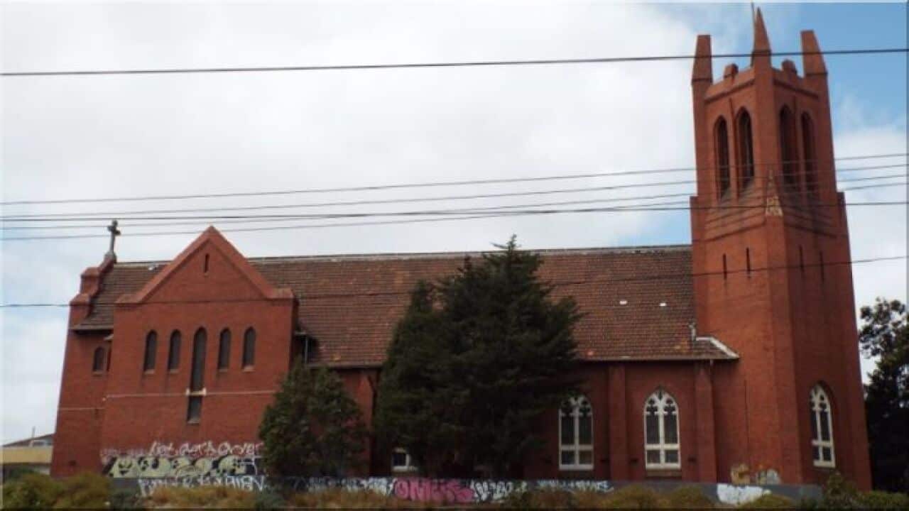 Българската църква в Мелбърн осквернена от графити.