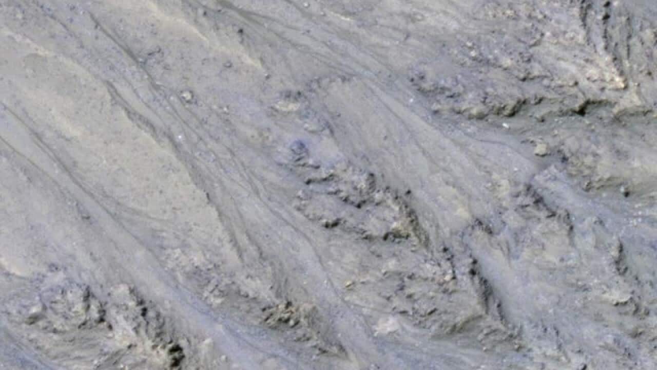 A NASA image of the dark streaks on the surface of Mars