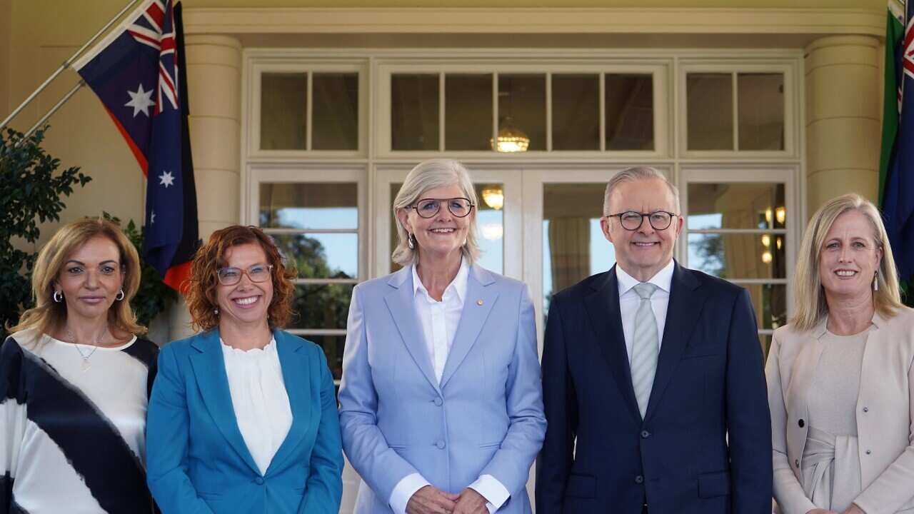 GOVERNMENT SWEARING IN