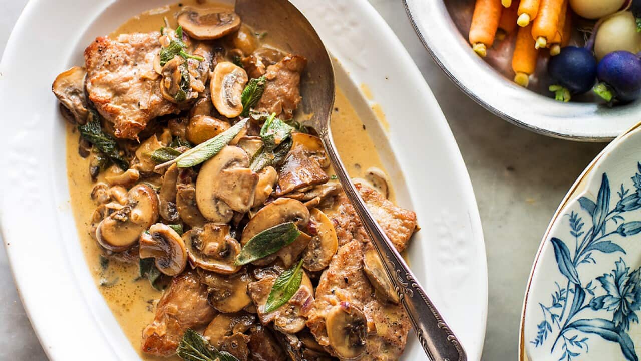 Veal with mushrooms, calvados and sour cream