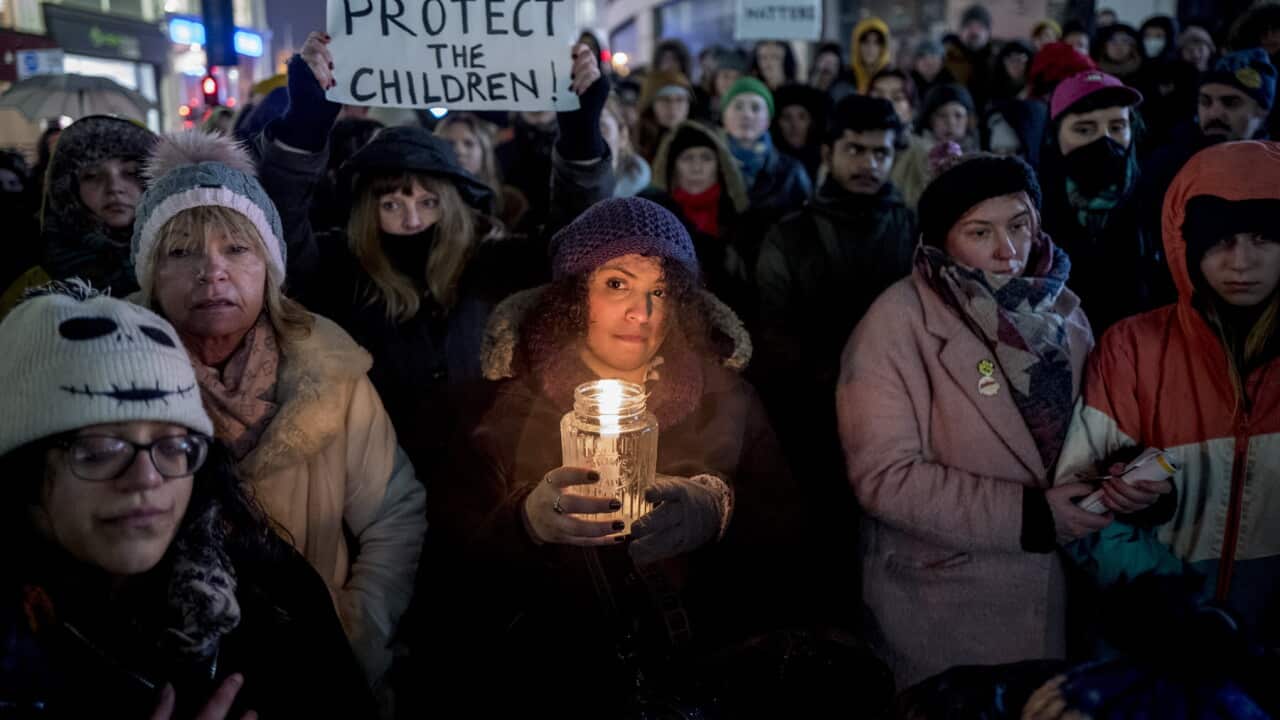 Protesters campaign to protect asylum seeking children (AAP).jpg