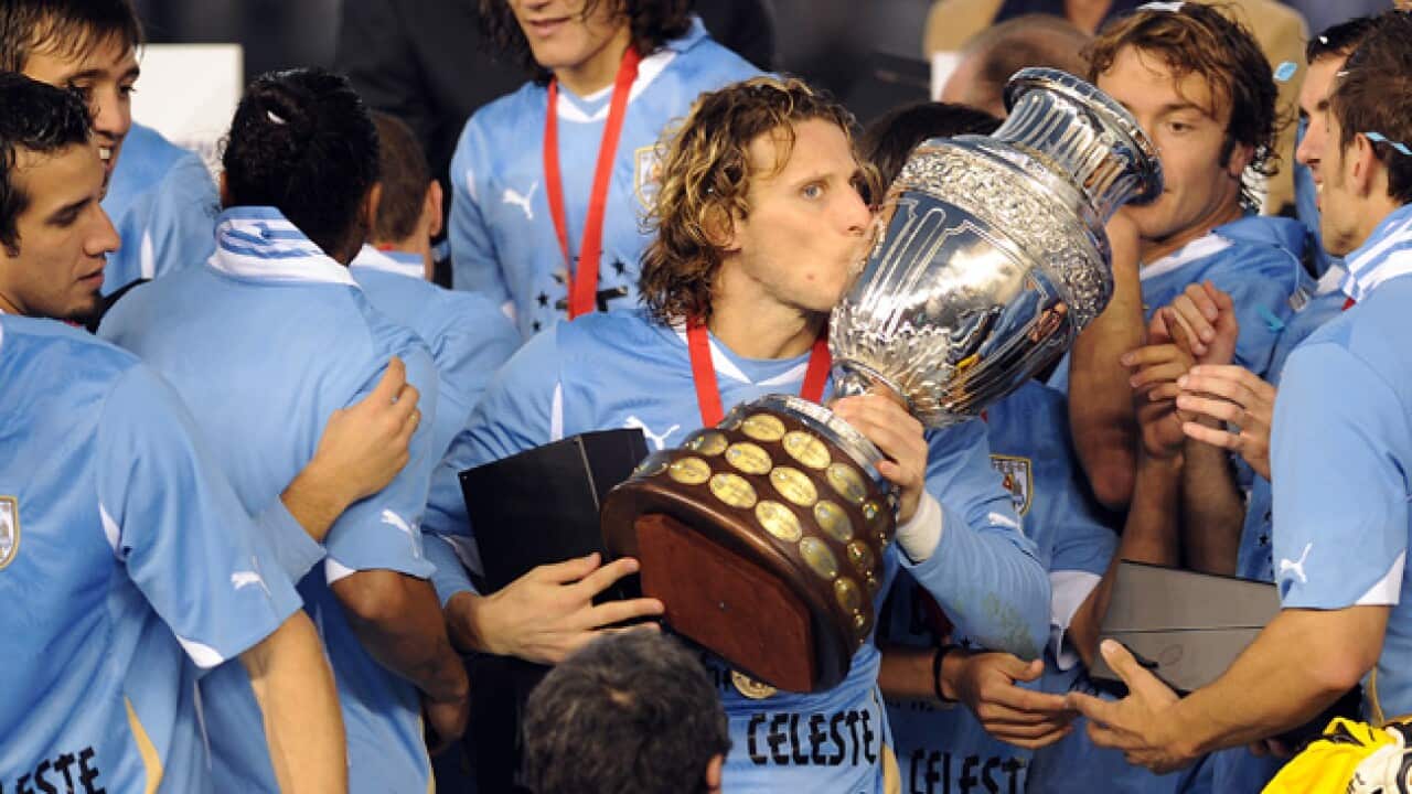 forlan_uruguay_b_110725_afp_1283998015