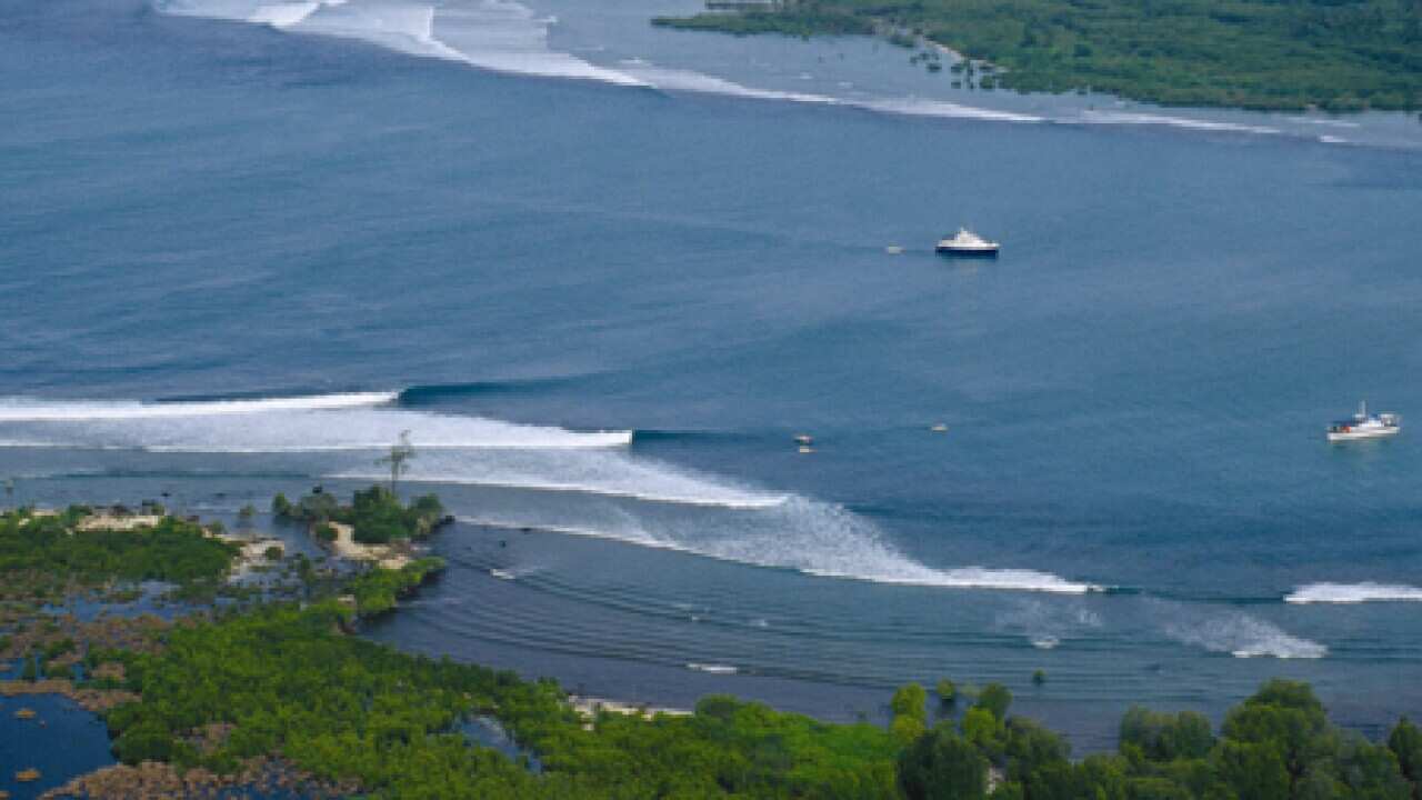 tsunami_quake_macaronis_b_101027_aap_quicksilver_1559890860