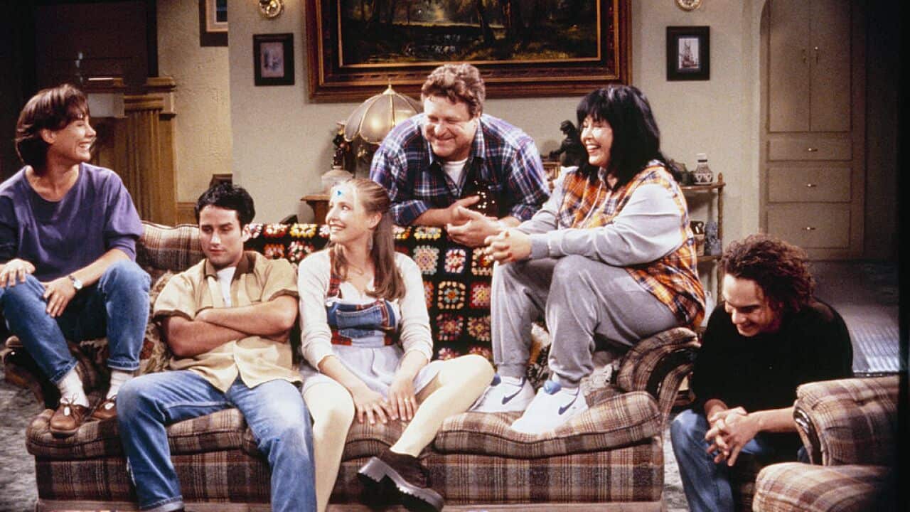 ROSEANNE - "Sleeper" which aired on October 19, 1994. (Photo by ABC Photo Archives/ABC via Getty Images) LAURIE METCALF;GLENN QUINN;SARAH CHALKE;JOHN GOODMAN;ROSEANNE BARR;JOHNNY GALECKI