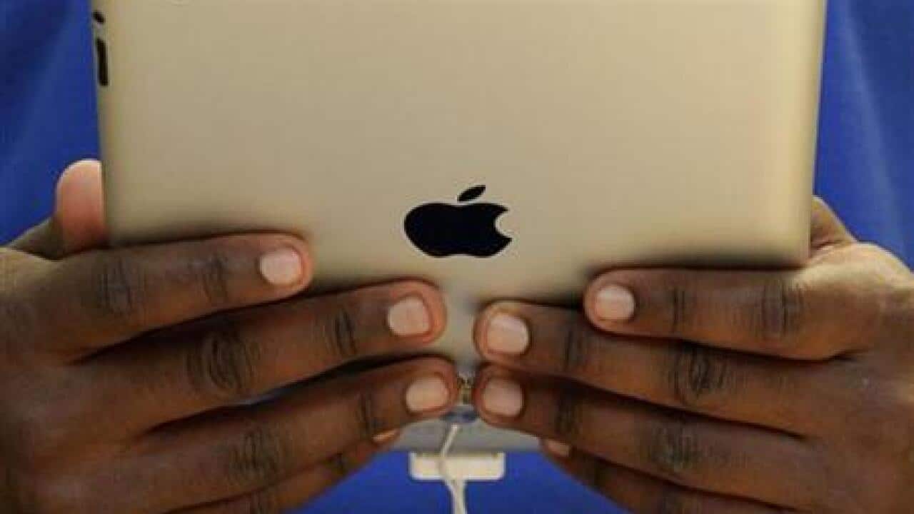 apple-crushes-forecasts-again-ipad-backl-646966797-large.jpg