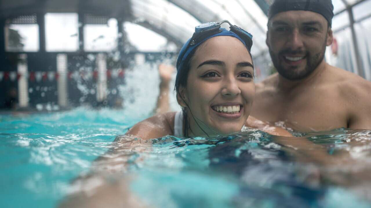 Bcf Swimming Example #96 At a swimming lesson (Med) | SBS English