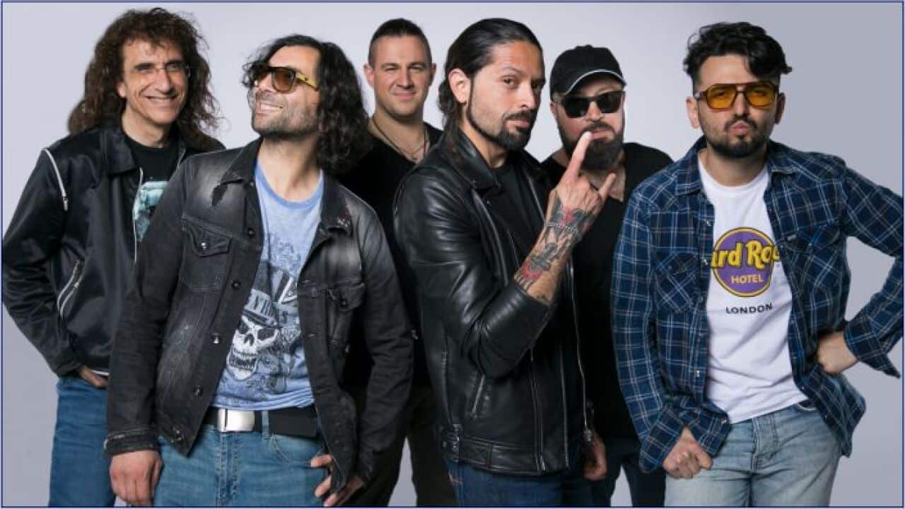 Стунджи (последният в ляво) с бандата "Intelligent Music Project".