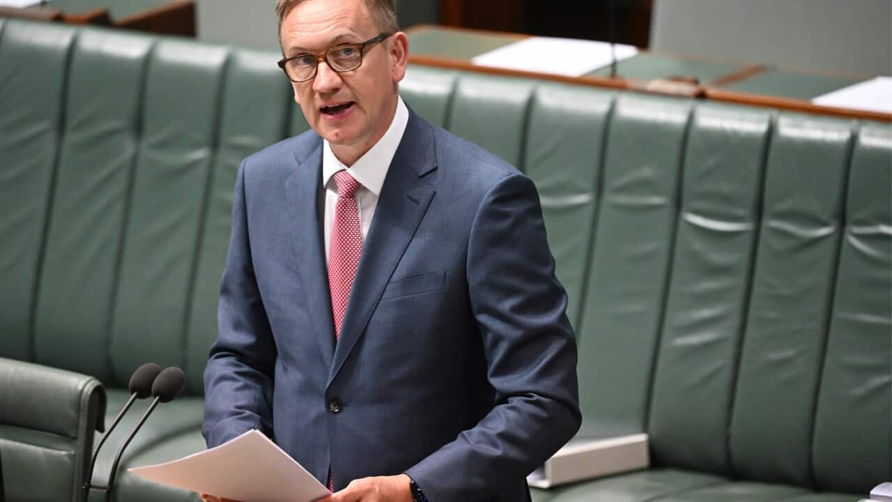 JULIAN HILL MIGRATION AMENDMENT BILL
