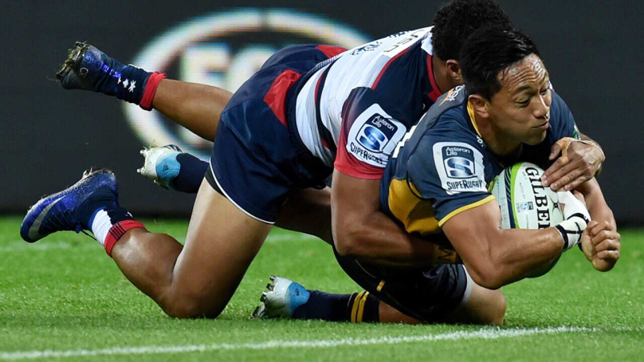 Christian Lealiifano of the Brumbies scores a try