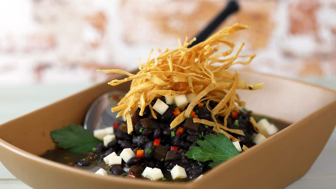 Black bean soup (caldo de frijoles)