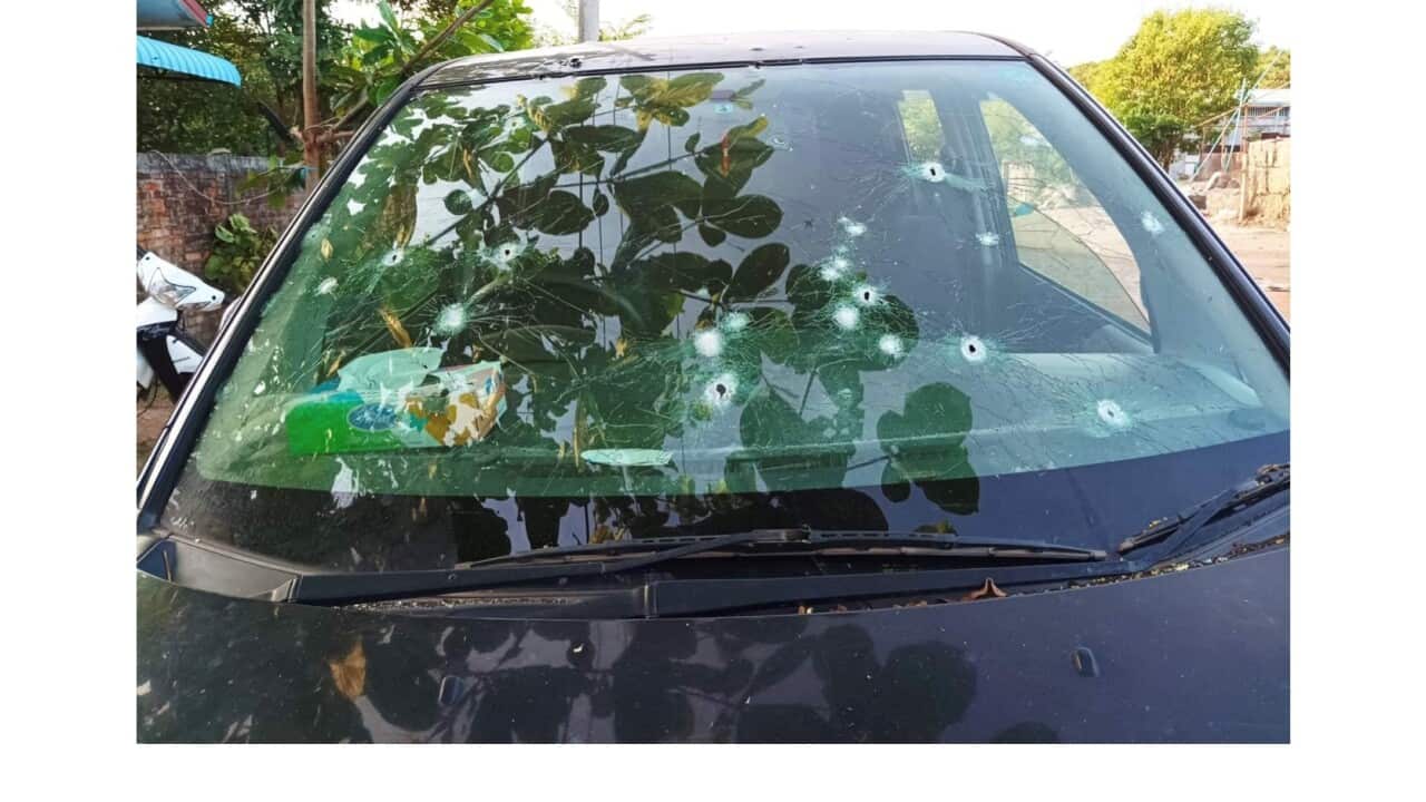 car in kawkarike conflict, Karen State, Myanmar.jpg