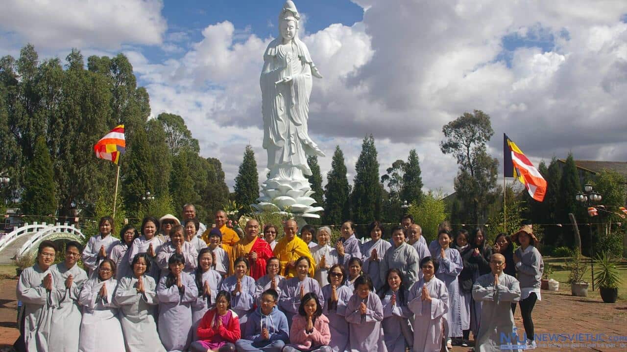 Lễ hội Trăng Rằm Chùa Linh Sơn