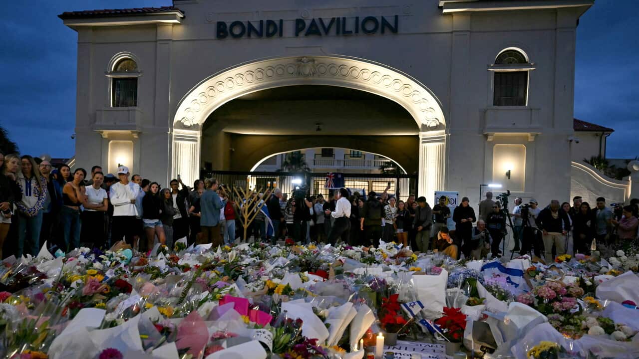 Manifestazione in ricordo delle vittime dell'attacco di Bondi Beach al Bondi Pavillion.