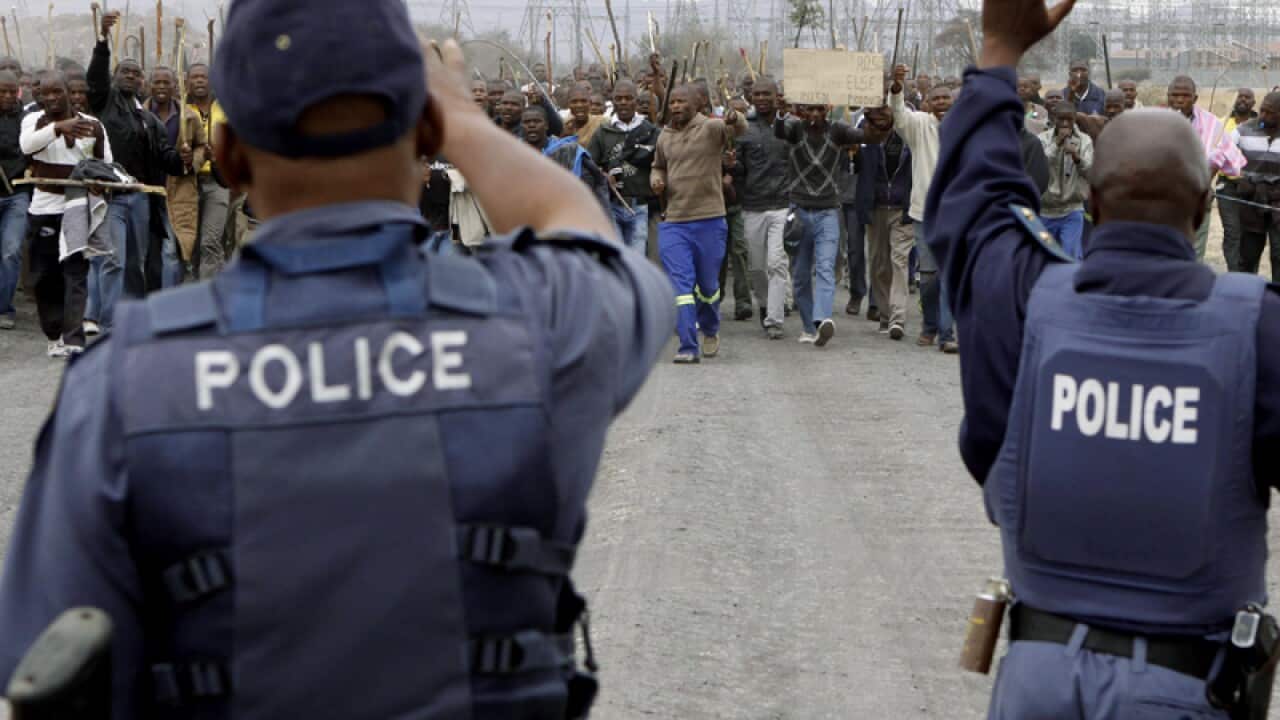 Lonmin signs deal without striking miners