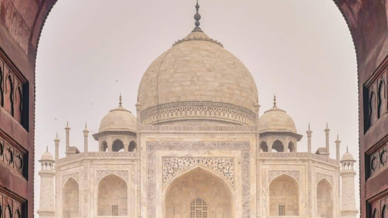 Indian couple at Taj Mahal