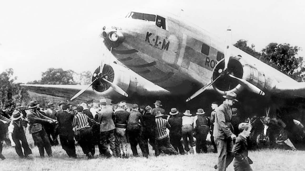 Pulling the bogged Uiver at the Albury Racecourse