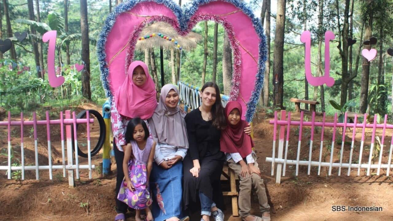 Penny Vakalopoulos, 2nd from the right.