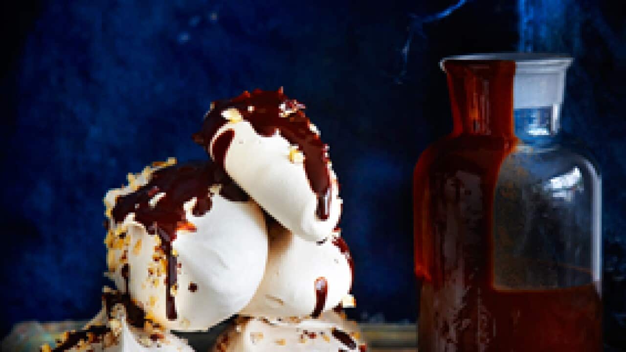 Hazelnut meringues with rich chocolate sauce