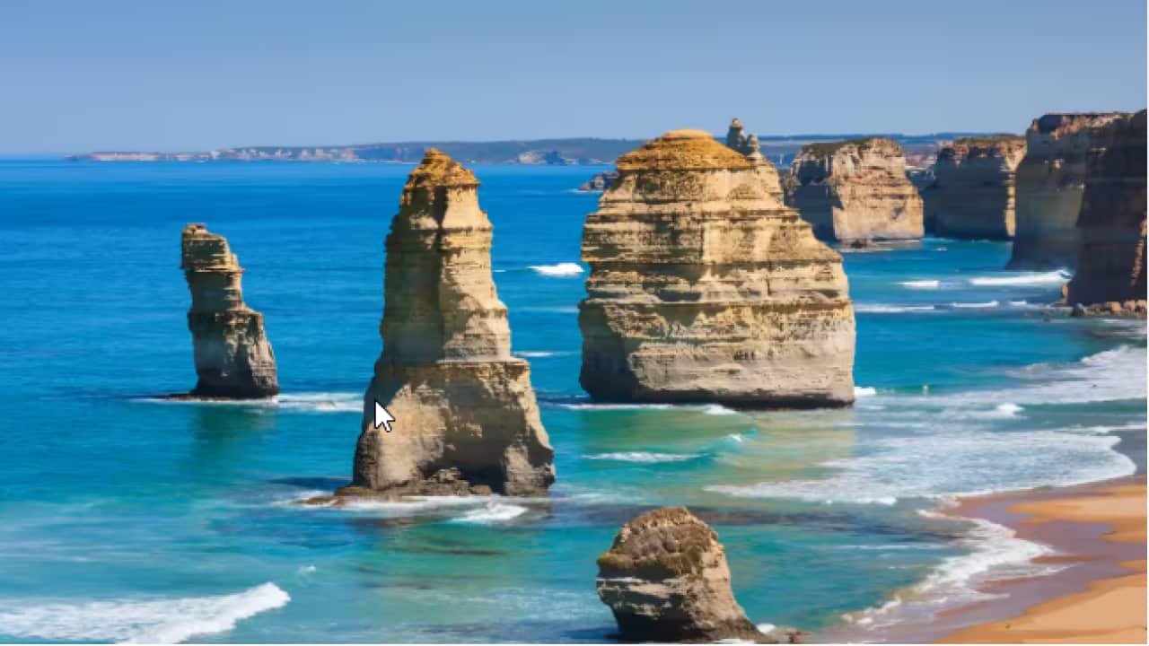 The Twelve Apostles rocks in port Campbell national park..png