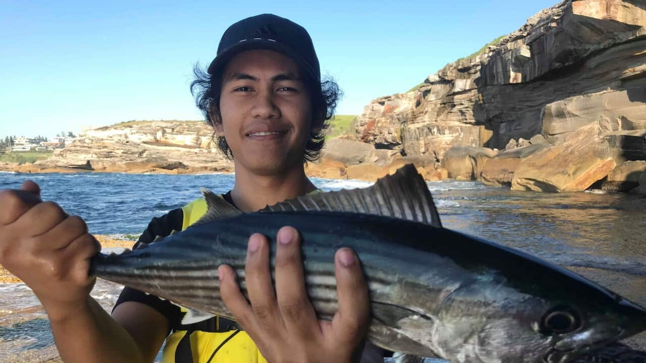 Pamilyang Padrones nag-rock fishing.