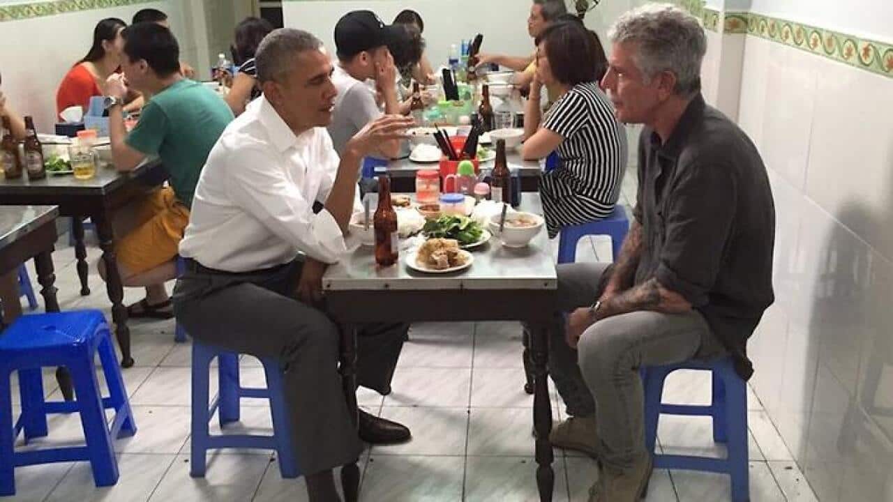 Anthony Bourdain dining with Obama in Vietnam (Supplied)