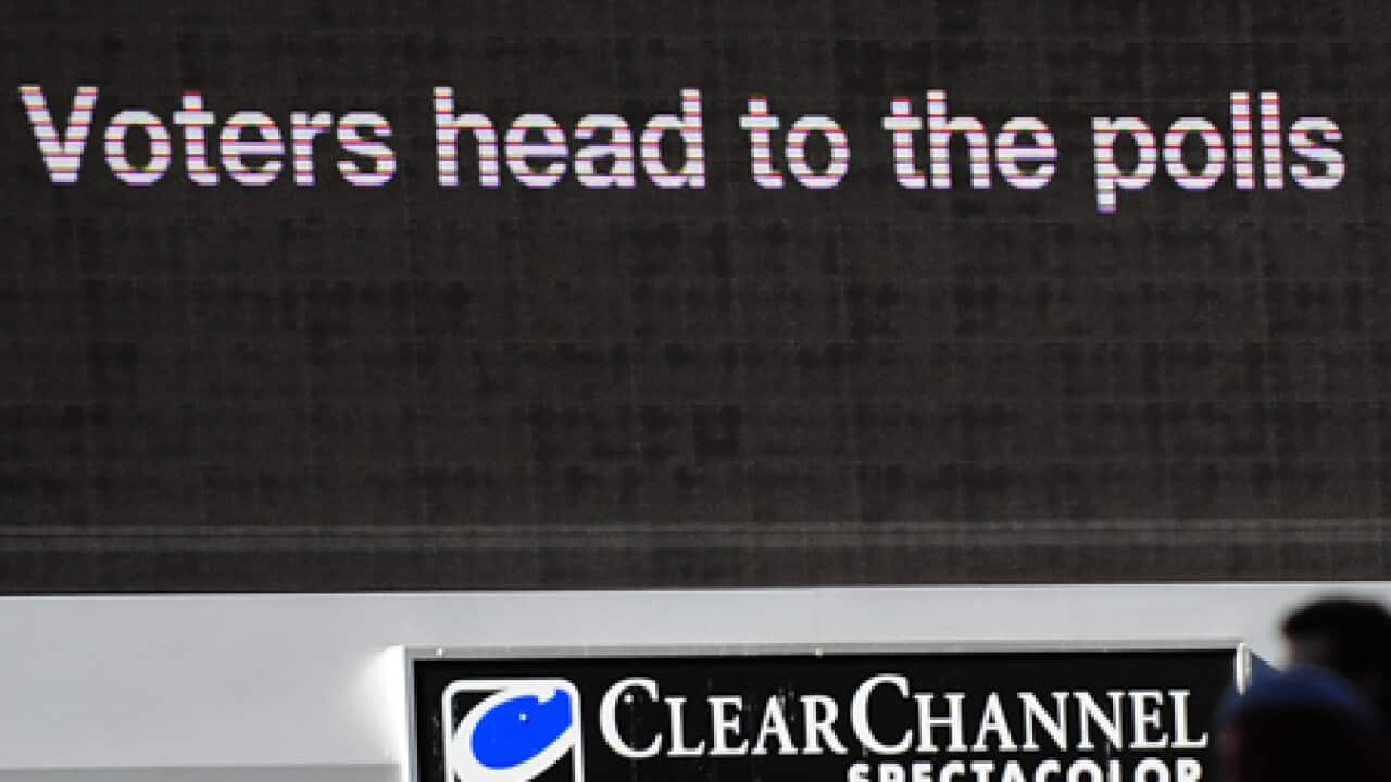 voters_sign_101103_B_getty_678773916