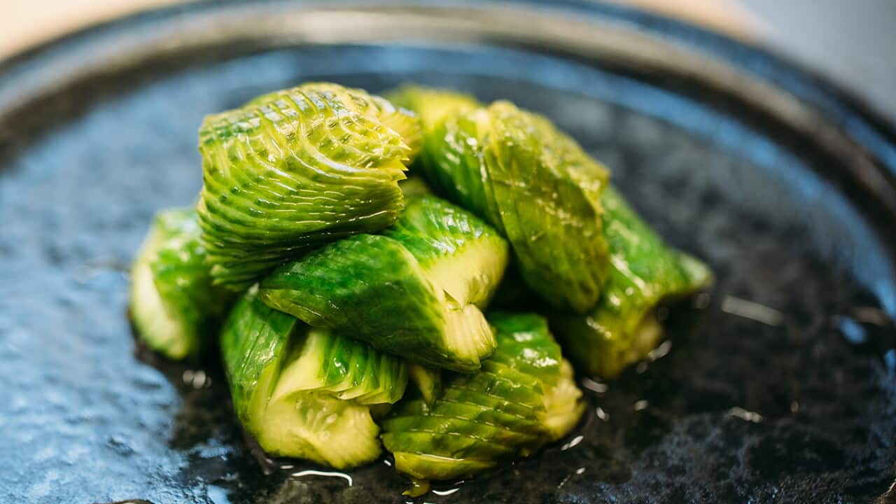 Snake-cut cucumber pickles