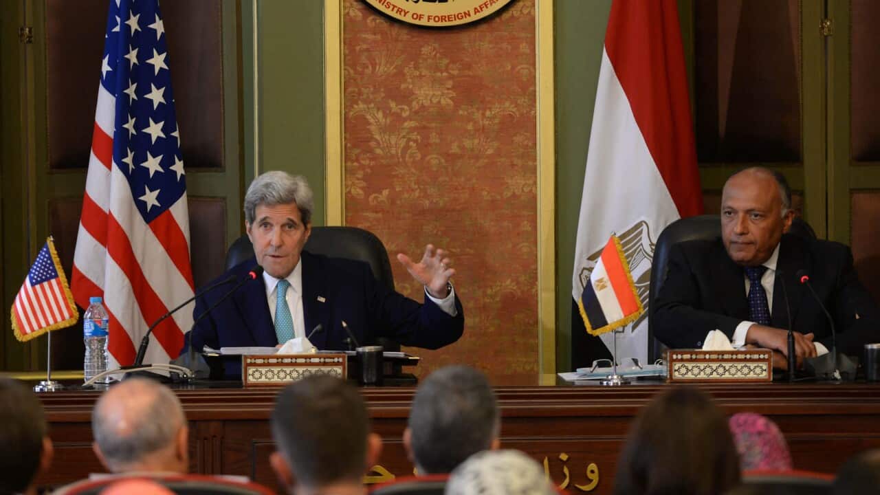 US Secretary of state John Kerry (L) and his Egyptian counterpart Sameh Shoukry (R) (EPA/MOHAMED HOSSAM)