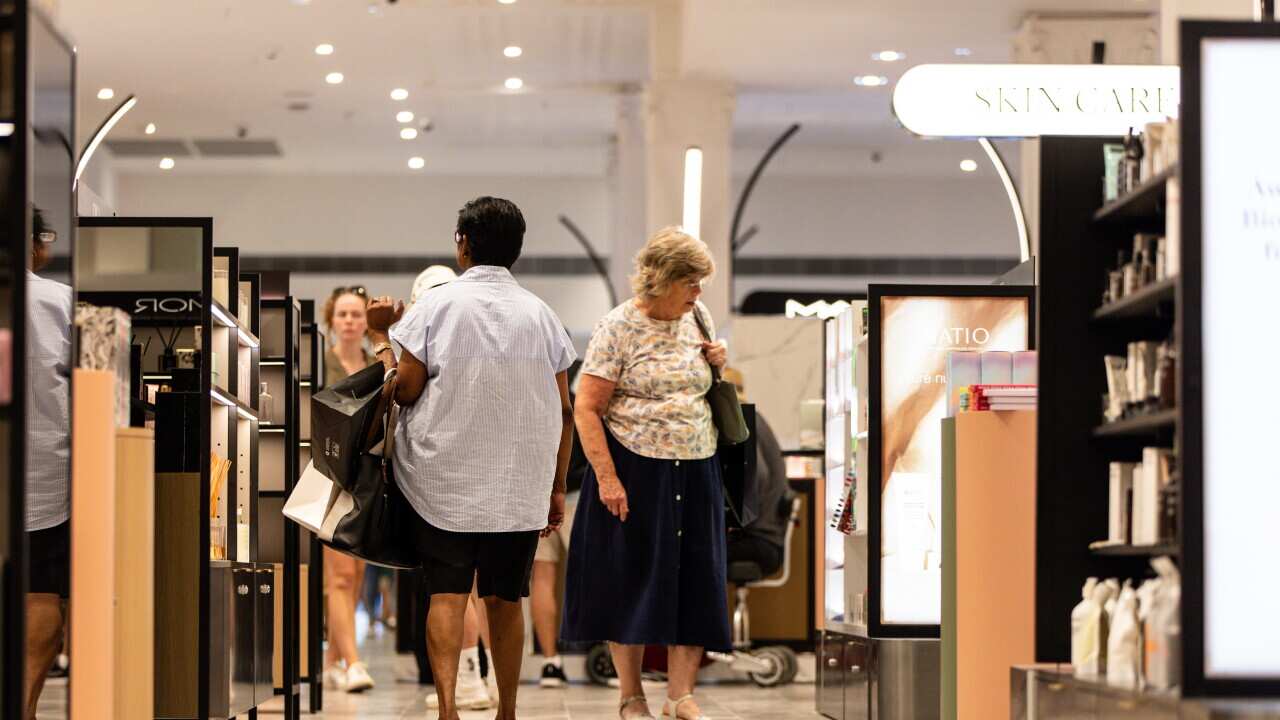 CHRISTMAS SHOPPING RUSH