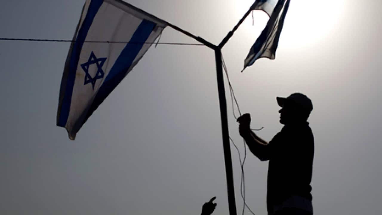 israeli_flag_settler_100927_B_ap_315640818