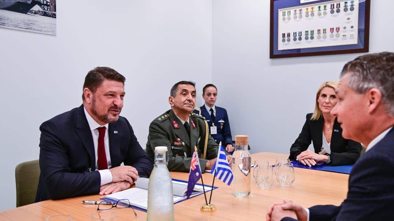 Νίκος Χαρδαλιάς- Matthew Thistlethwaite.jpg