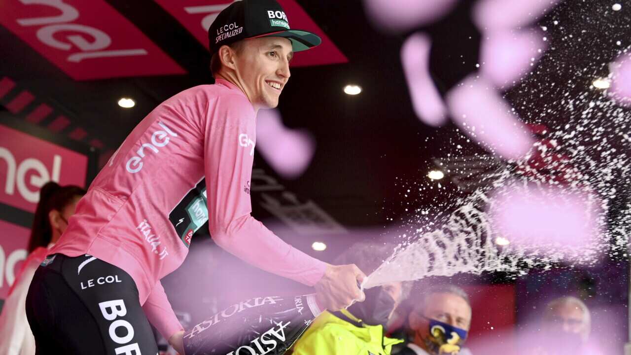 Jai Hindley a remporté le Giro, dimanche, devant les arènes de Vérone. Il est le premier Australien à réussir cet exploit.