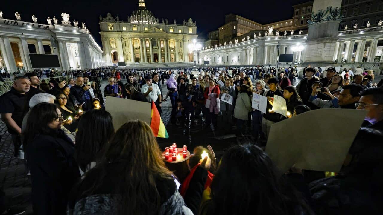 Faithful gather in St Peter's Square after Pope Francis' death
