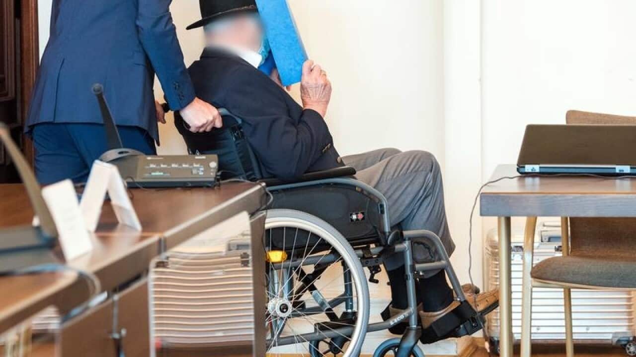 Bruno D. arrives at the Hamburg court
