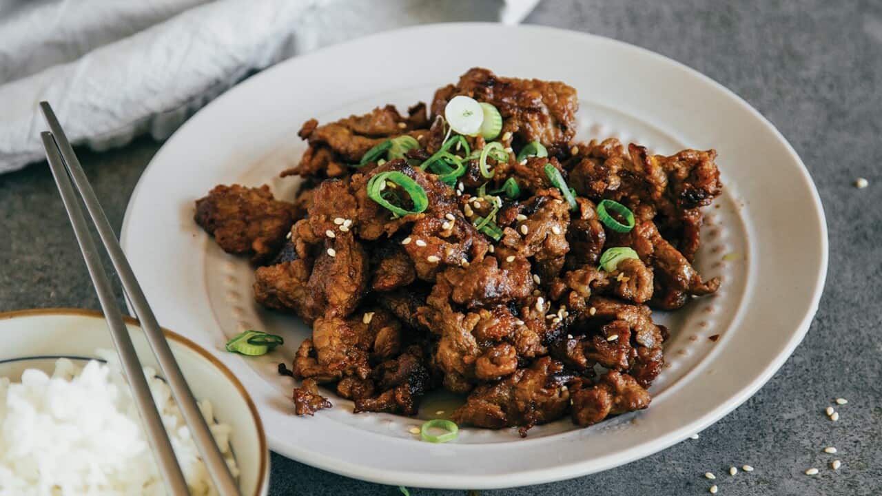 Soy-marinated barbecued beef (bulgogi)