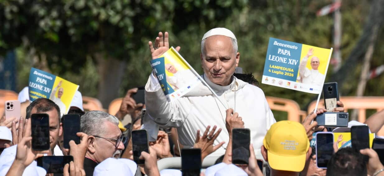 On fourth of July, an American pope sends a symbolic letter to the US about immigrants
