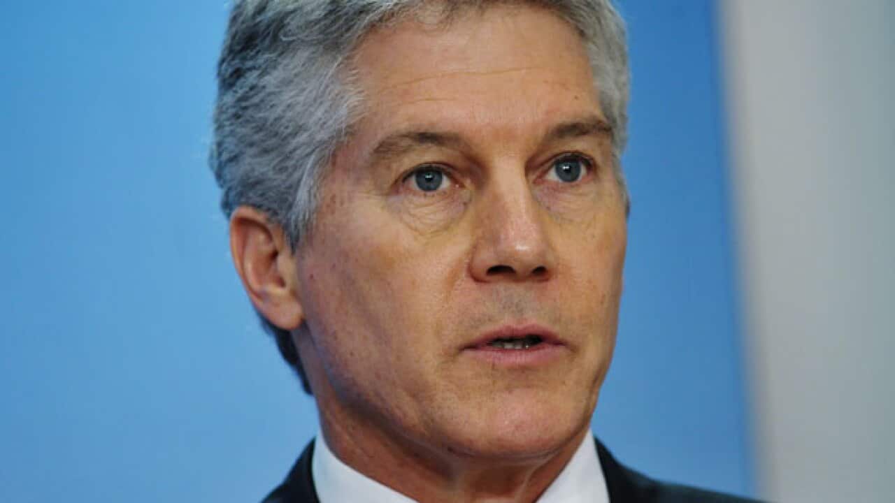 Stephen-Smith_b_120308_aap_555940916