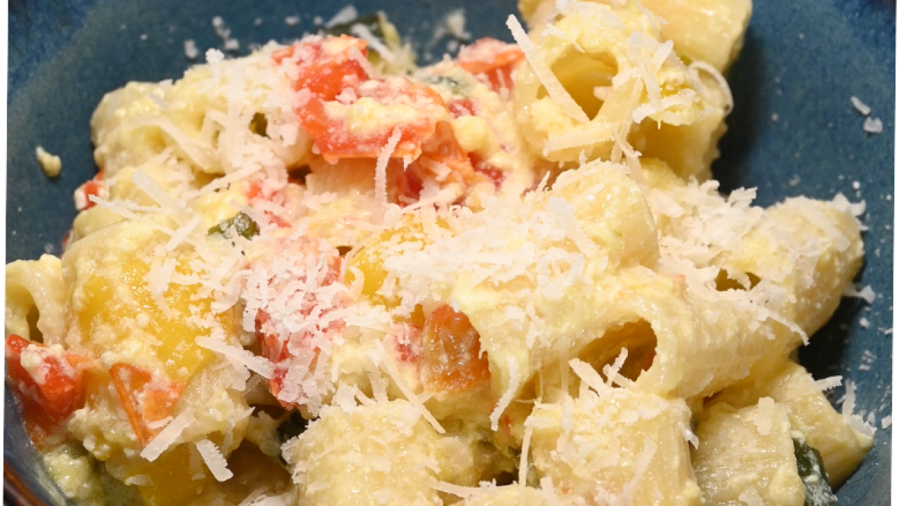 Pasta peperoni e zucchine