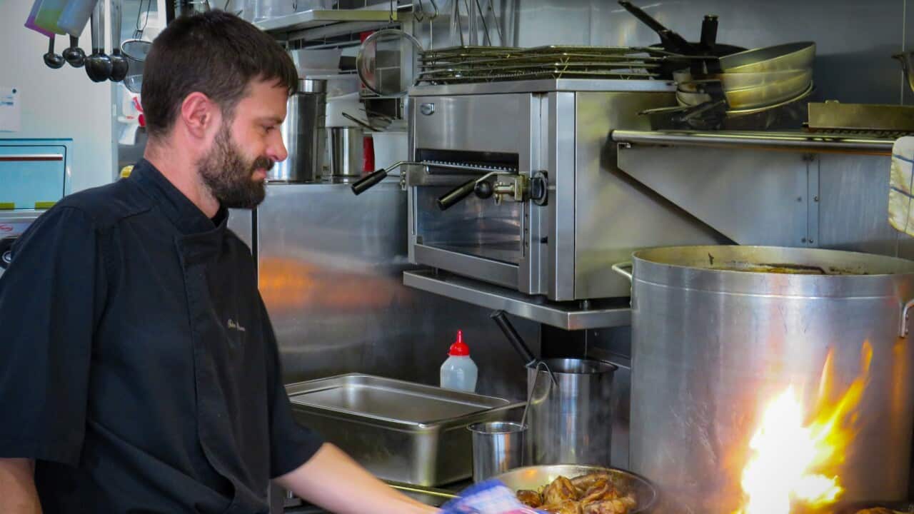 Envie d'une bonne vieille soupe à l'oignon ou d'un bourguignon de joue de boeuf ? Alors foncez chez Frenchies Brasserie, le restaurant de Fabian Oliveau.
