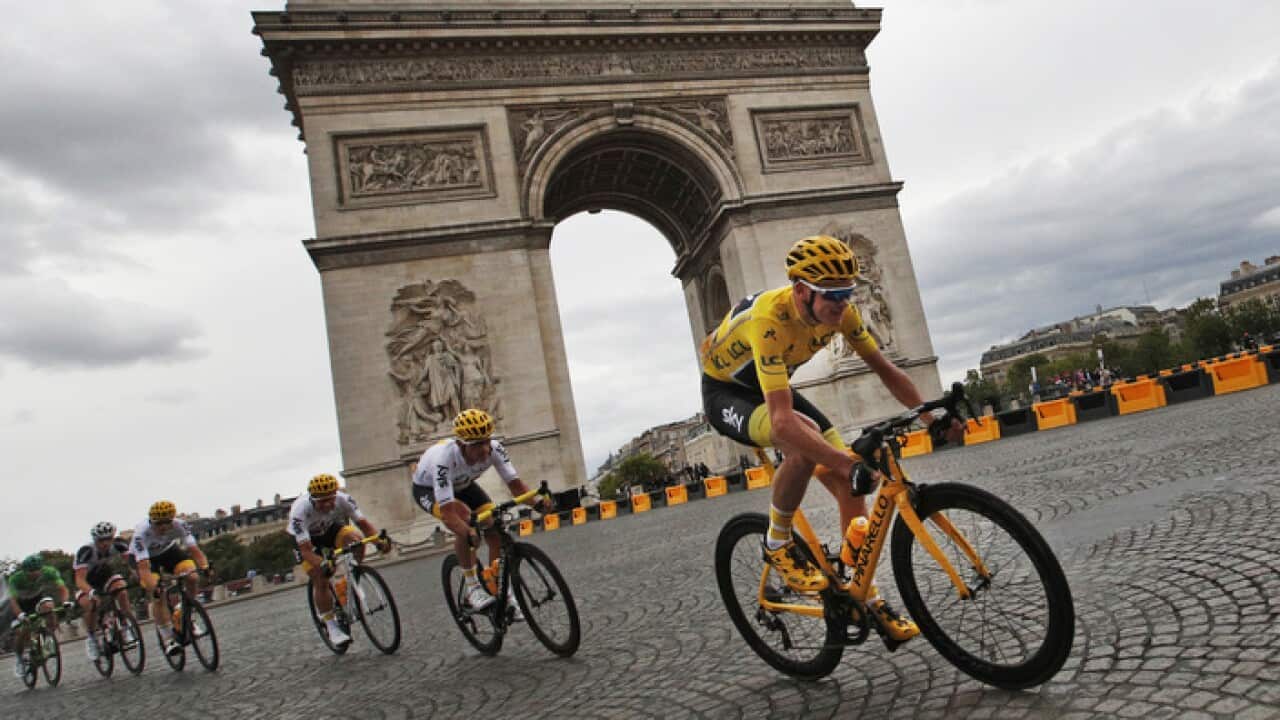 Chris Froome passing the Arc de Triomphe during the last stage of the 2017 Tour de France