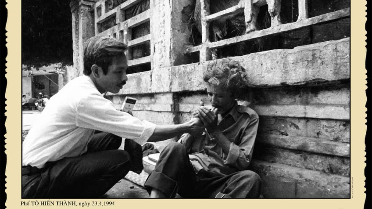 Bức ảnh nổi tiếng 'Lộc Vàng châm thuốc cho Toán Xồm'