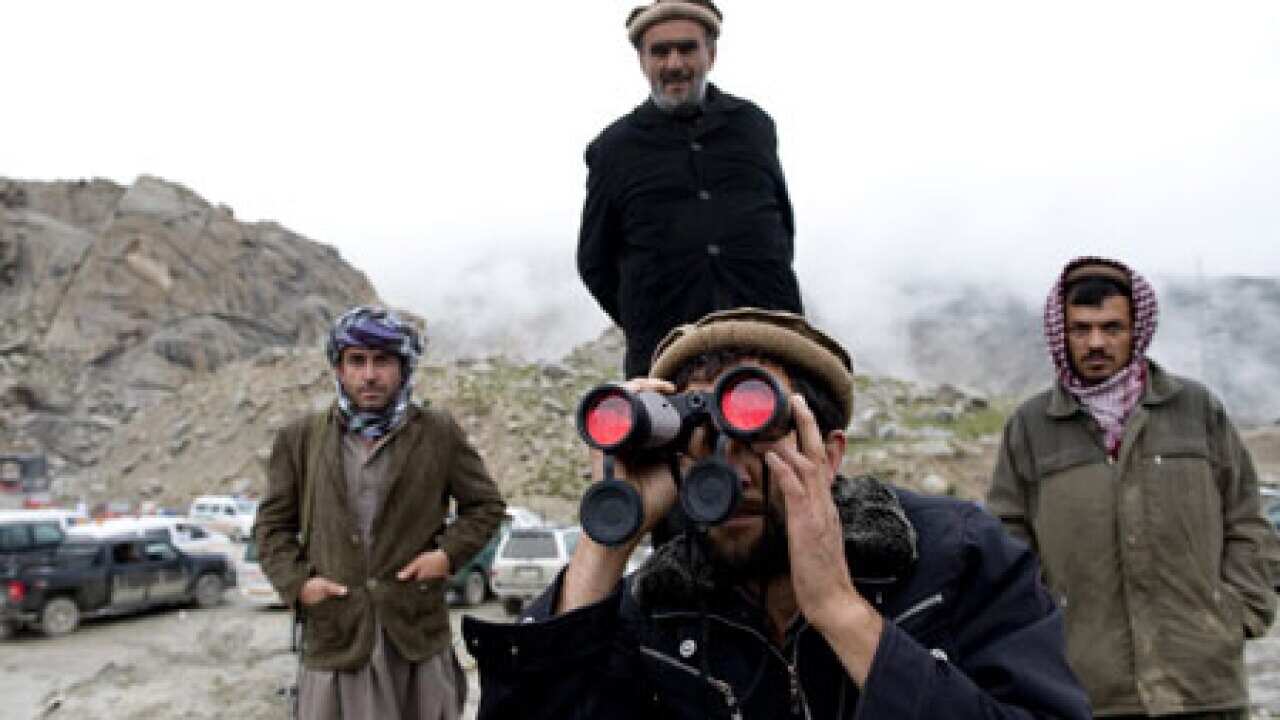 afghan_pamir_air_search_100518_B_EPA_1042456359